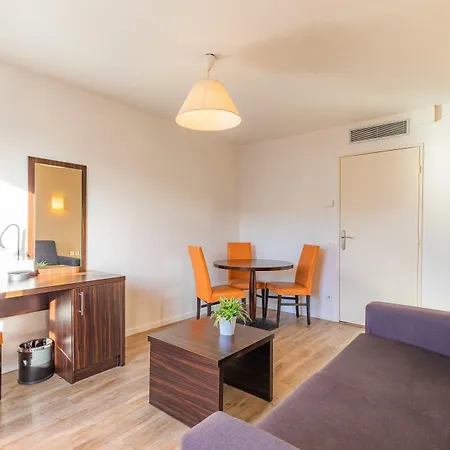 Appart'city Classic Geneve - Hotel apartamentowy 3*